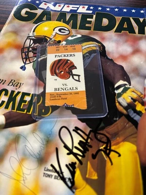 Bengals @ Packers 9/20/92 Program & Ticket Stub Brett Favre TD & Win 1 Autograph - Image 1 of 4