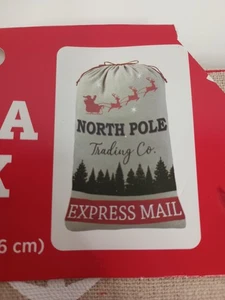 Weihnachtsmann Kordelzug Sack 17 x 26 Zoll North Pole Trading Co. Express Mail Stoff - Bild 1 von 7