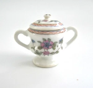 dollhouse doll house miniature VINTAGE FLOWER PORCELAIN BOWL WITH HANDLES + LID - Picture 1 of 3