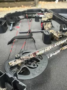  Barnett Archery Vortex Hunter Mossy Oak Bow and Plano Protector Hard Case Combo - Picture 1 of 8