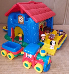 Vintage Rare Exclusive Kenner Tree Tots TRAIN STATION Family Tree House Playset - Picture 1 of 12