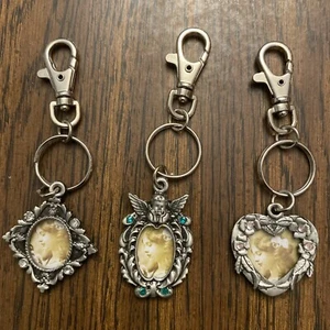 Lot Of 3 Pewter Keychains With Rhinestones Victorian Heart Diamond Oval - Picture 1 of 8