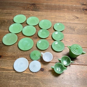 Juego de té vintage Akro Ágata Niño LITTLE AMERICAN MAID Jadeíta y Blanco 19 piezas - Imagen 1 de 10