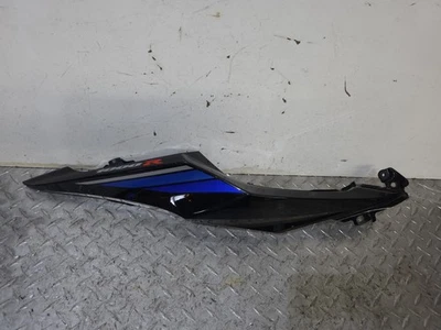 Cubierta de marco de carenado trasero derecho Suzuki GSXR 1000 2017-2026 OEM Foto 1 de 4