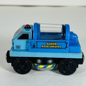 Thomas der Zug Sodor Straßenkehrwagen Holzeisenbahn Fahrbahn 2003 Freunde - Bild 1 von 10