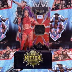 Bianca Belair WWE Panini Select 2024 Sparks Superstar Relic Red Prizm /99 - Bild 1 von 4