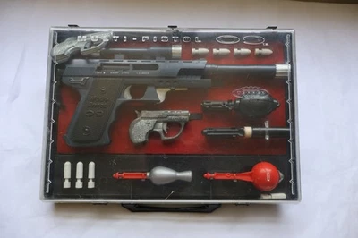 Vintage Topper Multi-Pistol 09 Spy Kit with Original Case and Complete Set NOS - Image 1 of 2