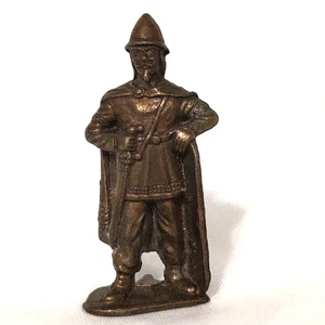 Ferrero Guerriero Gallico 62 a.C. Miniatura Metallo Statuina Soldatino che tiene una spada - Foto 1 di 7