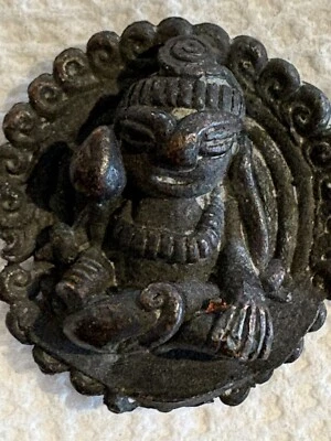 Juego de 3 antiguos amuletos budistas tailandeses o birmanos Buda de bronce Foto 1 de 3