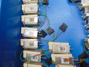 (1) SCHNEIDER 33670 100-130v AC/DC UVR undervoltage release 120v 04441861DA - Picture 1 of 3