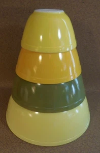 Vintage Pyrex Nesting Mixing Bowl Set of 4 Yellows & Green - Picture 1 of 11