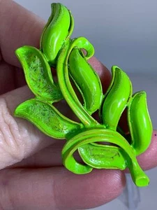 Leaf Green Vintage Metal Brooch Pin M-3275 - Picture 1 of 3