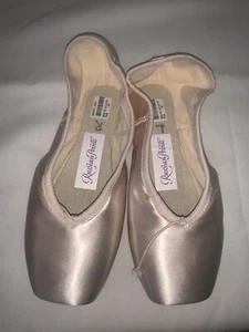 Russian Pointe Shoes - Brava V-cut - Picture 1 of 5
