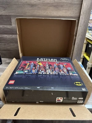 LEGO Super Heroes: Batman: the Animated Series Gotham City (76271) - Image 1 of 4