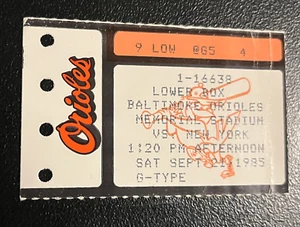 21/09/85 YANKEES/ORIOLES BOLETO TALÓN-MGR BILLY MARTIN ROMPE BRAZO EN LUCHA WHITSON - Imagen 1 de 1
