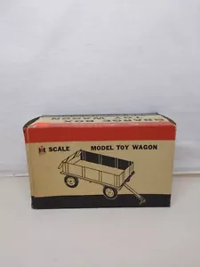 1/16 Ertl Farm Toy International Harvester Barge Wagon Box Only - Picture 1 of 6