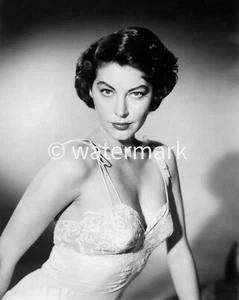 Vintage ACTRESS AVA GARDNER PIN UP - 8X10 PUBLICITY PHOTO - Picture 1 of 1