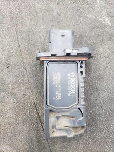 18 19 VELAR Air Flow Meter 2.0L, gasoline - Picture 1 of 14