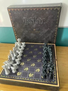 Harry Potter Wizard Chess Set - Deluxe Edition - All Pieces included - Picture 1 of 17