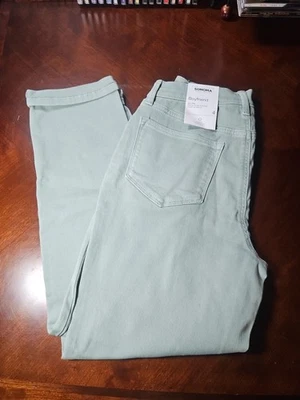 Sonoma Women’s Aspen Leaf Boyfriend Jeans Size 4 NWT Sonoma Bottom High Rise - Image 1 of 4