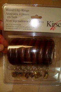 Neu in Verpackung 7 Stck. Kirsch Holz Clip Ringe Draperie für 1 3/8" Stange 5602EG841 DK Kirsche - Bild 1 von 4