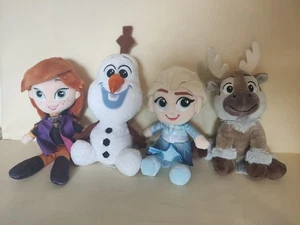 8" (20cm) Official Disney Frozen 2 Soft Plush Toys Choice of Olaf, Sven, Elsa or - Picture 1 of 14