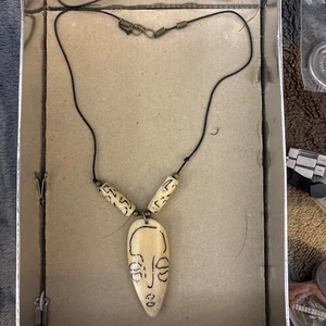 16” African-Style Beaded Necklace With Smooth Carved Wood Face 2 1/4” - Picture 1 of 9