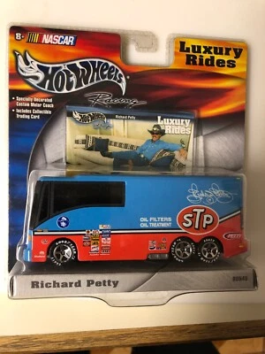 2002 Hot Wheels 1/64 Richard Petty Luxury Rides Nascar Motor Home Coach Diecast - Image 1 of 4