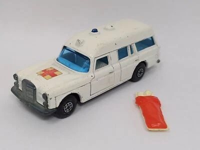 MATCHBOX K-26 / MERCEDES BENZ "BINZ" AMBULANCE (1970/75) SCALA 1:43 - Immagine 1 di 4