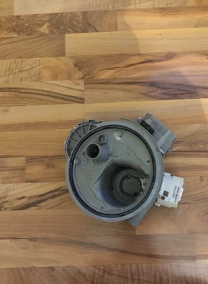 Siemens Geschirrspüler Ersatzteile   PUMPENTOPF 00668102/WASSERWEICHE 00649568 + - Bild 1 von 4