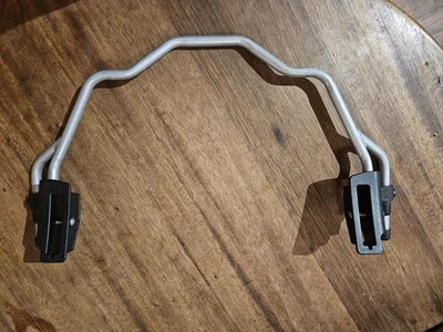 Adaptador de asiento de coche infantil Britax BOB CS1104 para B-Safe & Chaperone B.O.B. Foto 1 de 4