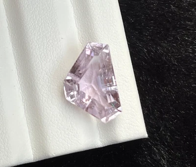 Piedra preciosa suelta de kuncita rosa claro natural de Afganistán de 10,85 quilates" Foto 1 de 4