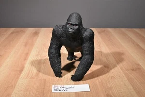 Gorilla de tierras bajas King Kong #2352 (320-157) macho de goma negra sin marca 2017 - Imagen 1 de 6