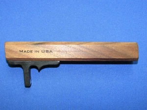 Handgefertigter Flaschenöffner aus Holz mit Magnetverschlussfänger (Made in USA) (NEU) - Bild 1 von 6