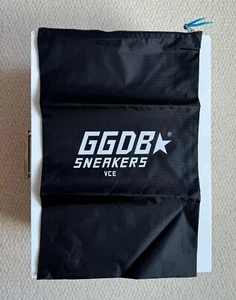 GGDB GOLDEN GOOSE DELUXE MARKE Sneaker Staubbeutel, 15"" x 9,5"" schwarz Reißverschluss schließen - Bild 1 von 2