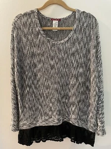NWOT Silvergate Long Sleeve Sweater Sz S Gray Black Lace Ruffle Trim Tunic Lengt - Picture 1 of 6
