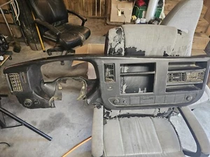 08-19 Chevy Express GMC Savannah Speedometer Radio Dash Trim Bezel 20983750 OEM - Picture 1 of 4