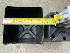 Square Pot, (Qty. 50) 2.6 liter Nursery or Greenhouse Pots, Black, 5.5X5.5X6。 - Picture 1 of 5
