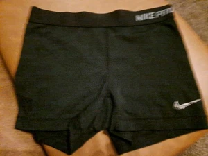 Pantaloncini donna NIKE pro neri taglia large - Foto 1 di 4