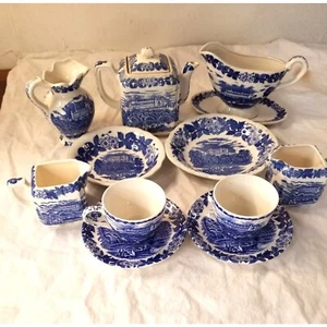 Set parziale piatti porcellana giapponese blu e bianco scena castello inglese vintage - Foto 1 di 14