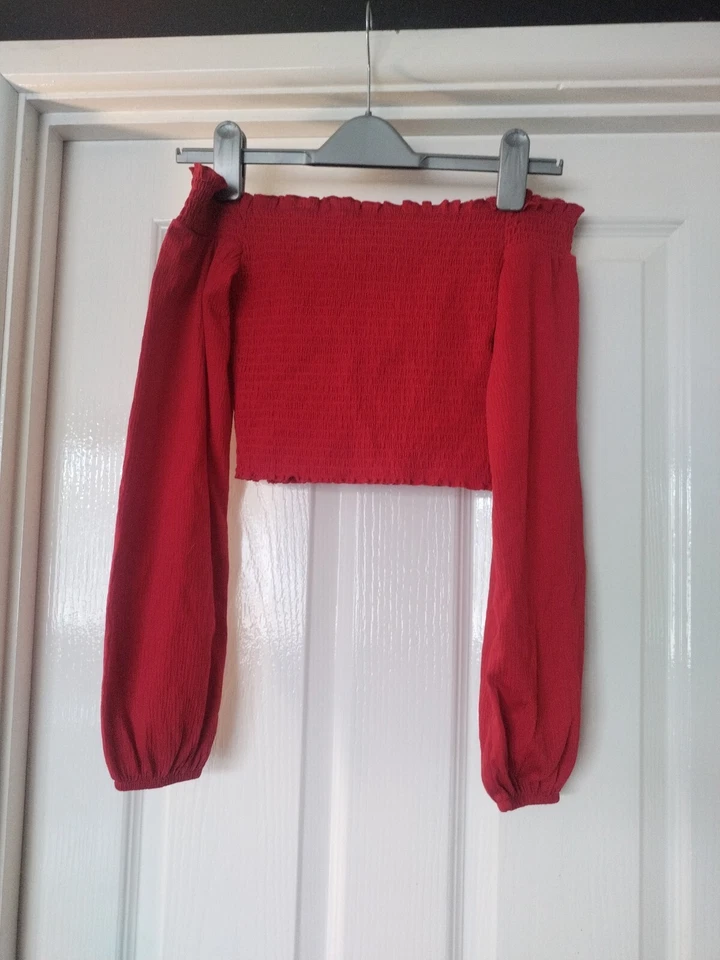 H And M Ladies Red Off The Shoulder Top. Size Xs - Image 1 of 4