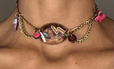 Gargantilla Collar Inspirado en Amanda Palmer Rosa Gato Helado Estrellas Botones Dorado Foto 1 de 4