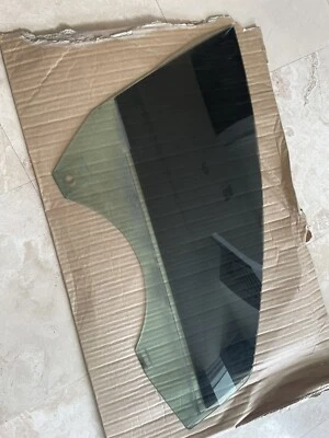 Used OEM 2014 Mercedes Benz CLS550 Right Side Front Window - Image 1 of 2