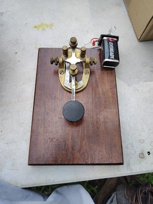 Signal Electric Menominee Michigan Telegraph Key Vintage, Works! - Image 1 of 4