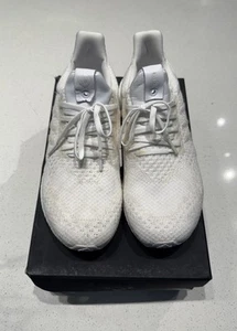 Adidas Ultra Boost 4.0 S.E. A Ma Maniere x Invincible  - Imagen 1 de 5