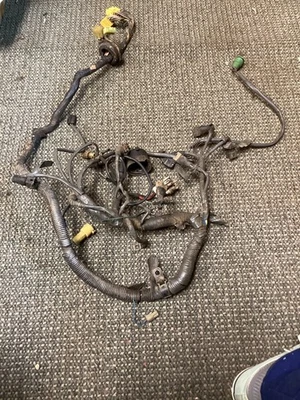 Toyota Pickup Truck 4Runner 22RE 1986 4 cilindros 5 velocidades 4x4 arnés de cableado del motor Foto 1 de 4