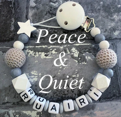 PEACE & QUIET Personalisierter Schnullerclip💎Holz🖤Häkeln, Grau🖤Stern💎Mädchen🖤Junge 💎 Chunky Clip