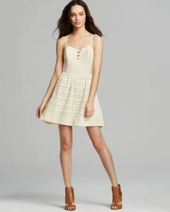 Vestido con tiras de encaje con tiras de encaje con crema de leche Guess $98 nuevo sin etiquetas 4 - Imagen 1 de 1