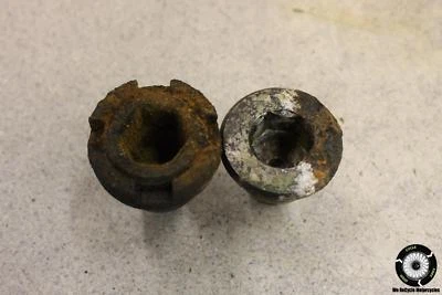 1999 Honda FourTrax 300 TRX300FW 4x4 REAR BACK SWINGARM BOLT SUSPENSION PIVOT  - Изображение 1 из 4