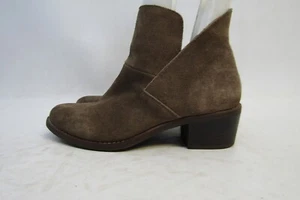 Me Too Womens Size 7 M Brown Suede Chelsea Ankle Fashion Boots Bootie - Picture 1 of 11